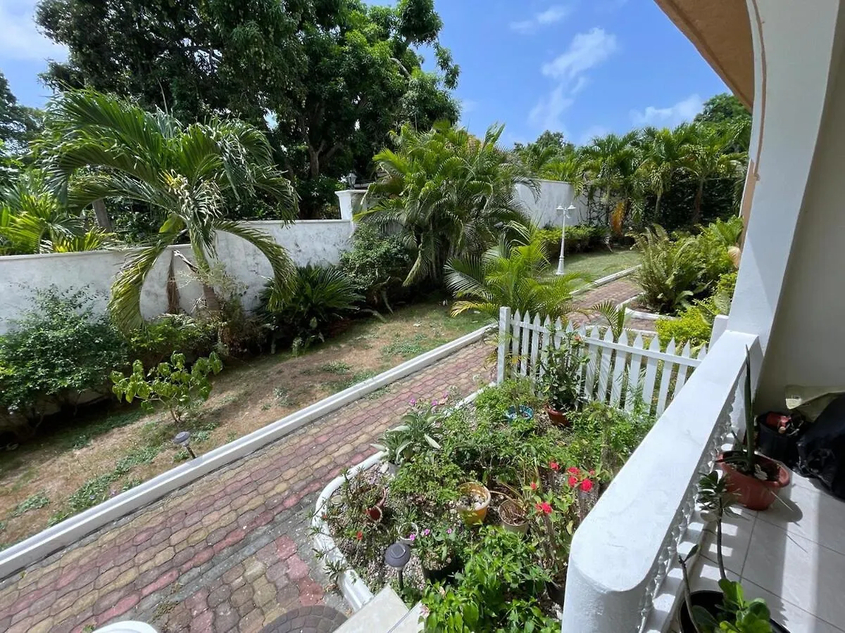 Chic Getaway In Milan The Manor Villa Ocho Rios